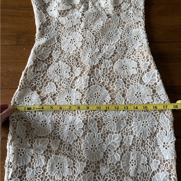 Commense White Lace Midi Dress - Picture 6 of 7